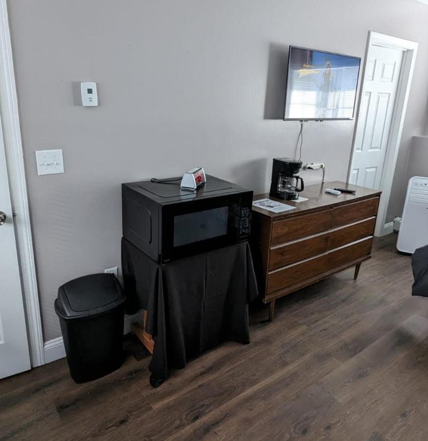 Private Room And Bathroom Providence Exterior photo